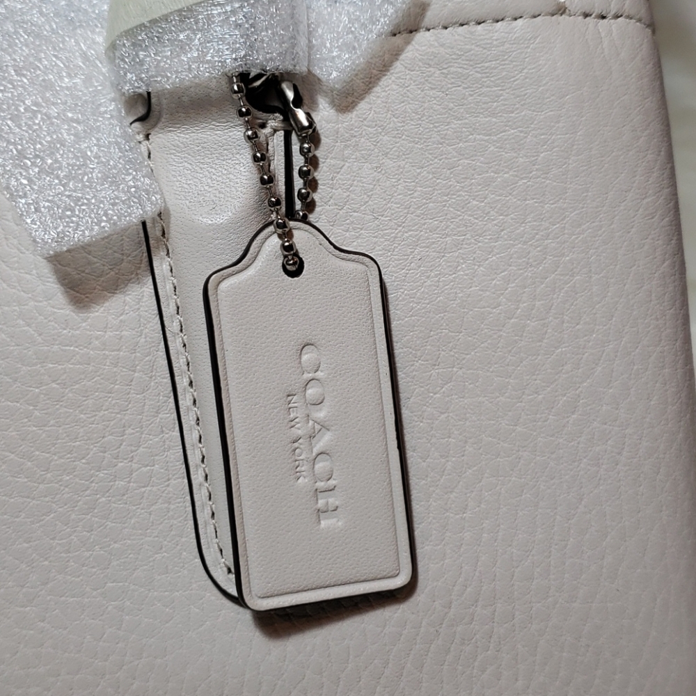 Designer Handbag - Picture 2 of 13